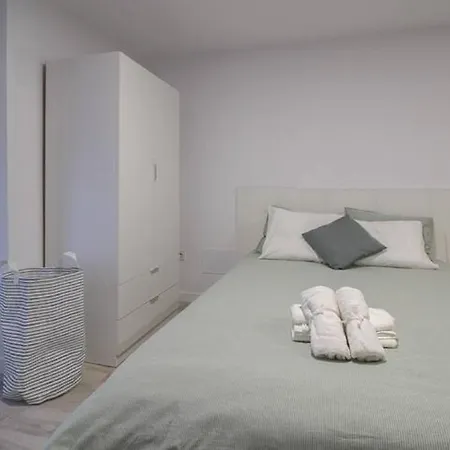 Estudio En El Centro De *